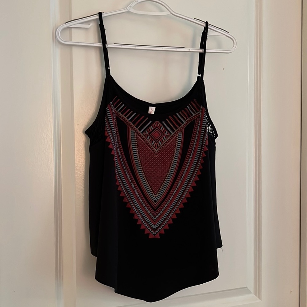Size M Black flowy tank top